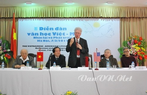 Họp báo Diễn đàn văn học Việt – Mỹ  Nhìn lại và phát triển”